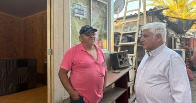 ALCALDE VERIFICA AVANCE DE VIVIENDA DE EMERGENCIA Y ENTREGA ENSERES A FAMILIA DE VILLA ESPAÑA